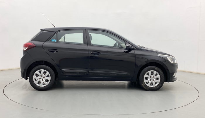 2017 Hyundai Elite i20 SPORTZ 1.2, Petrol, Manual, 65,339 km, Right Side View