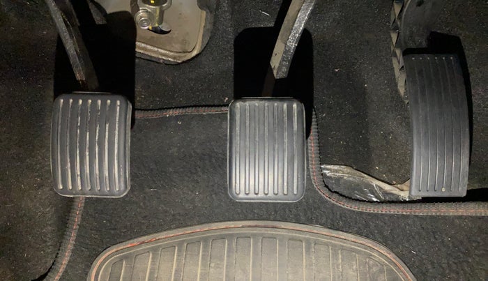 2025 Hyundai EXTER SX 1.2 MT Knight Edition Hy-CNG Duo, CNG, Manual, 4,273 km, Pedals