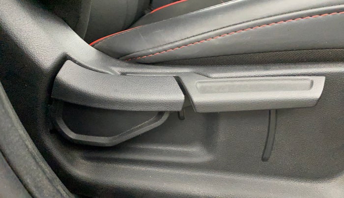 2025 Hyundai EXTER SX 1.2 MT Knight Edition Hy-CNG Duo, CNG, Manual, 4,273 km, Driver Side Adjustment Panel