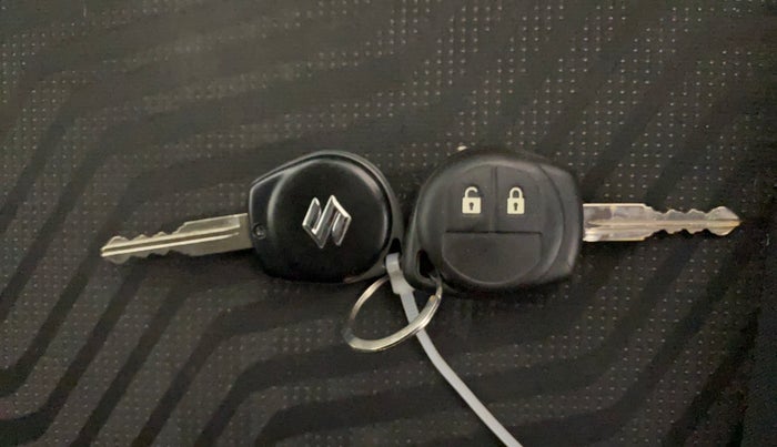 2022 Maruti Swift VXI, Petrol, Manual, 38,235 km, Key Close Up