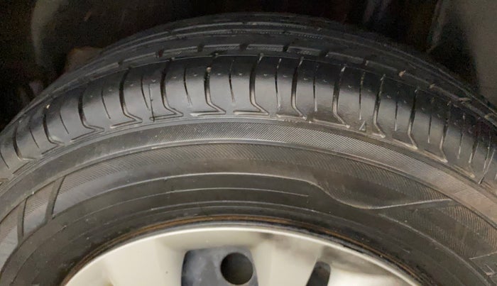 2022 Maruti Swift VXI, Petrol, Manual, 38,235 km, Left Rear Tyre Tread