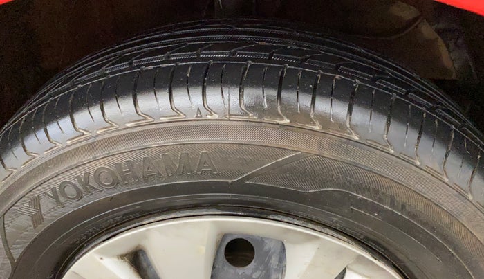 2022 Maruti Swift VXI, Petrol, Manual, 38,235 km, Right Front Tyre Tread