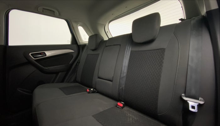 2017 Maruti Vitara Brezza ZDI PLUS DUAL TONE, Diesel, Manual, 84,213 km, Right Side Rear Door Cabin