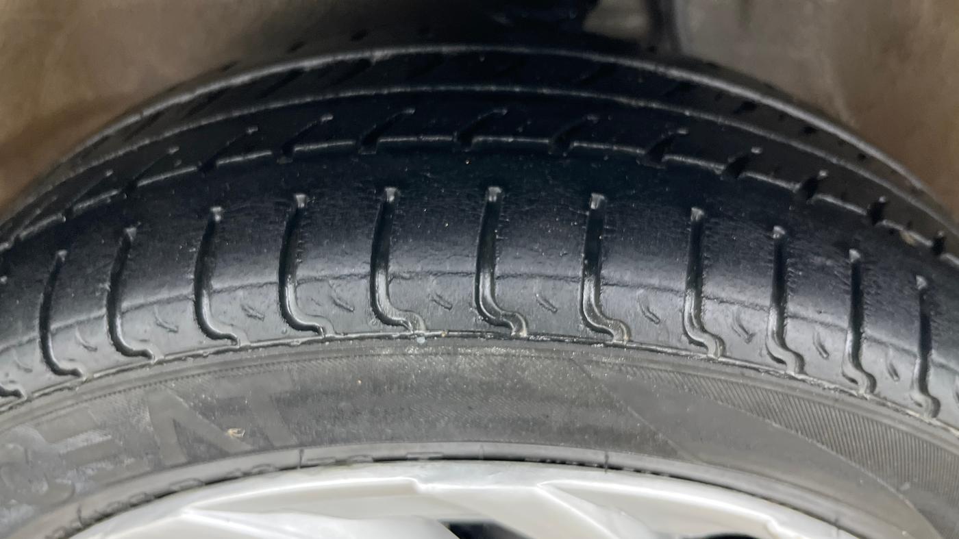 2017 Maruti Alto K10 VXI, Petrol, Manual, 66,287 km, Left Front Tyre Tread
