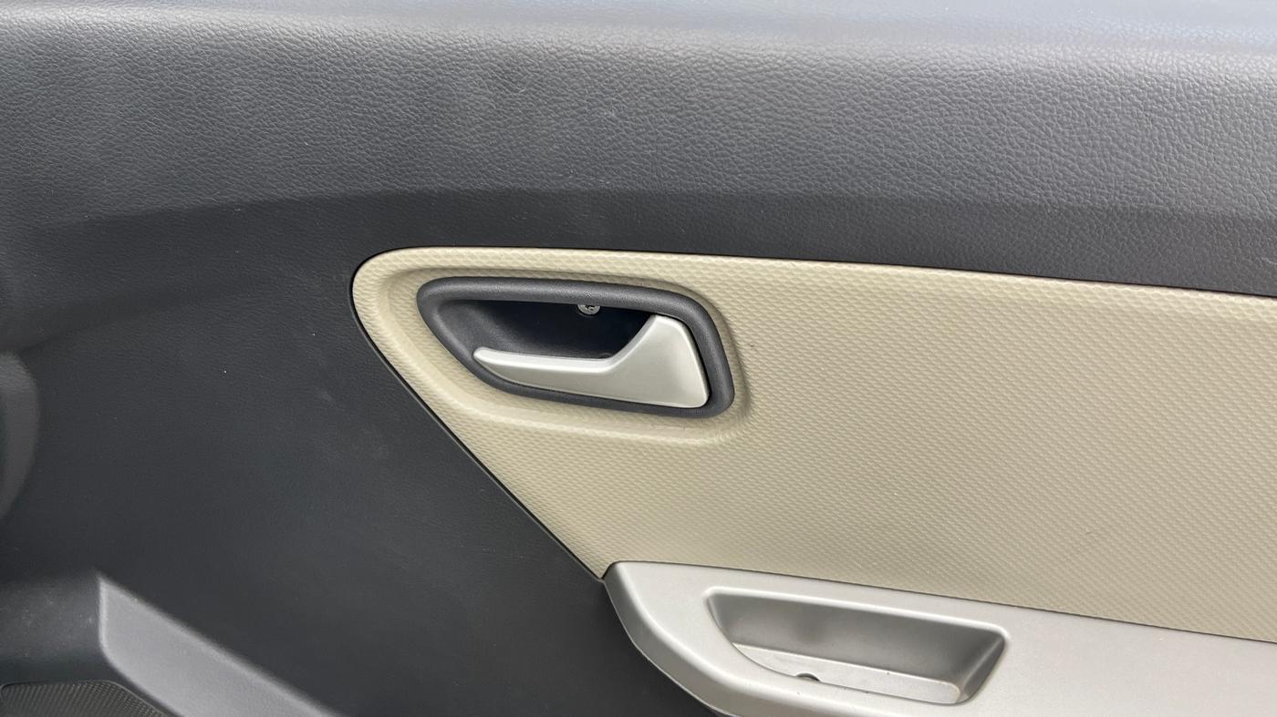 2017 Maruti Alto K10 VXI, Petrol, Manual, 66,287 km, Driver Side Door Panels Control