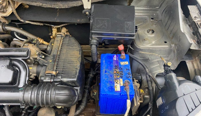 2016 Renault Kwid RXT 0.8, Petrol, Manual, 33,173 km, Engine View - Left