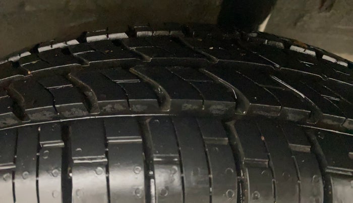 2016 Renault Kwid RXT 0.8, Petrol, Manual, 33,173 km, Left Rear Tyre Tread