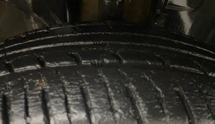 2016 Renault Kwid RXT 0.8, Petrol, Manual, 33,173 km, Right Front Tyre Tread