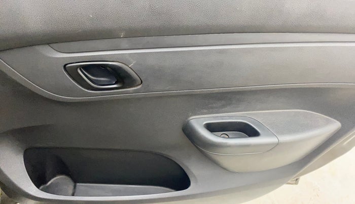 2016 Renault Kwid RXT 0.8, Petrol, Manual, 33,173 km, Driver Side Door Panels Control