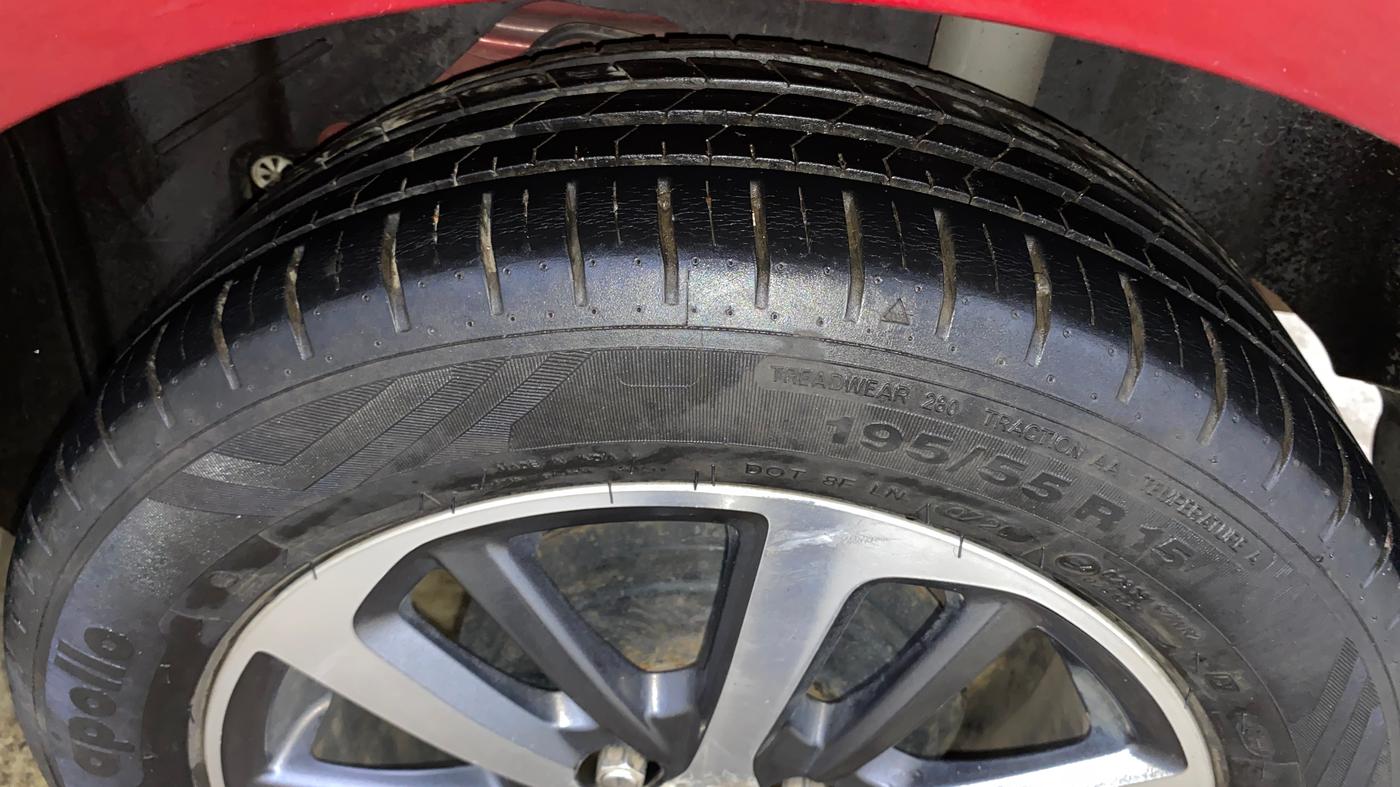 2020 Ford New Figo TITANIUM 1.2 PETROL MT, Petrol, Manual, 13,861 km, Left Rear Tyre Tread