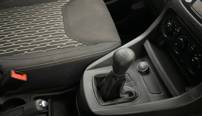 2020 Ford New Figo TITANIUM 1.2 PETROL MT, Petrol, Manual, 13,861 km, Gear Lever