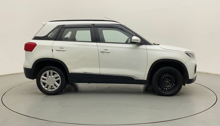 2020 Maruti Vitara Brezza VXI AT SHVS, Petrol, Automatic, 30,949 km, Right Side View