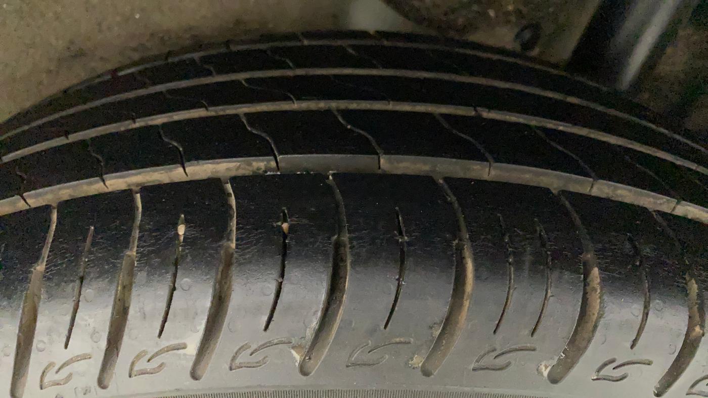 2020 Maruti Vitara Brezza VXI AT SHVS, Petrol, Automatic, 30,949 km, Left Rear Tyre Tread