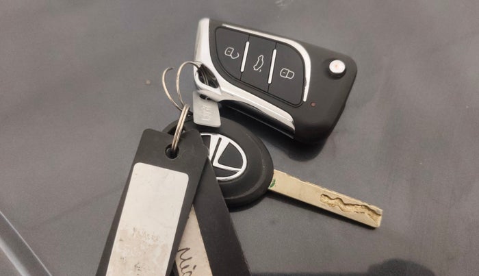 2019 Tata NEXON XM PETROL, Petrol, Manual, 87,349 km, Key Close Up