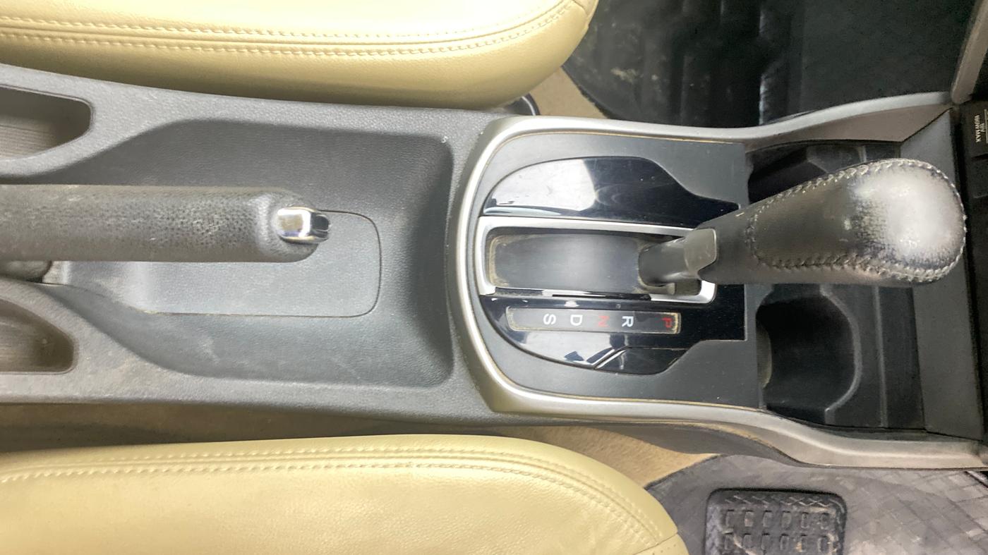 2017 Honda City 1.5L I-VTEC ZX CVT, Petrol, Automatic, 1,04,350 km, Gear Lever