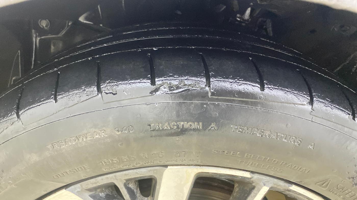 2017 Honda City 1.5L I-VTEC ZX CVT, Petrol, Automatic, 1,04,350 km, Left Front Tyre Tread