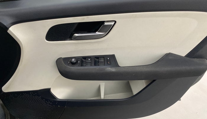 2022 Tata ALTROZ XZ PETROL, Petrol, Manual, 13,803 km, Driver Side Door Panels Control