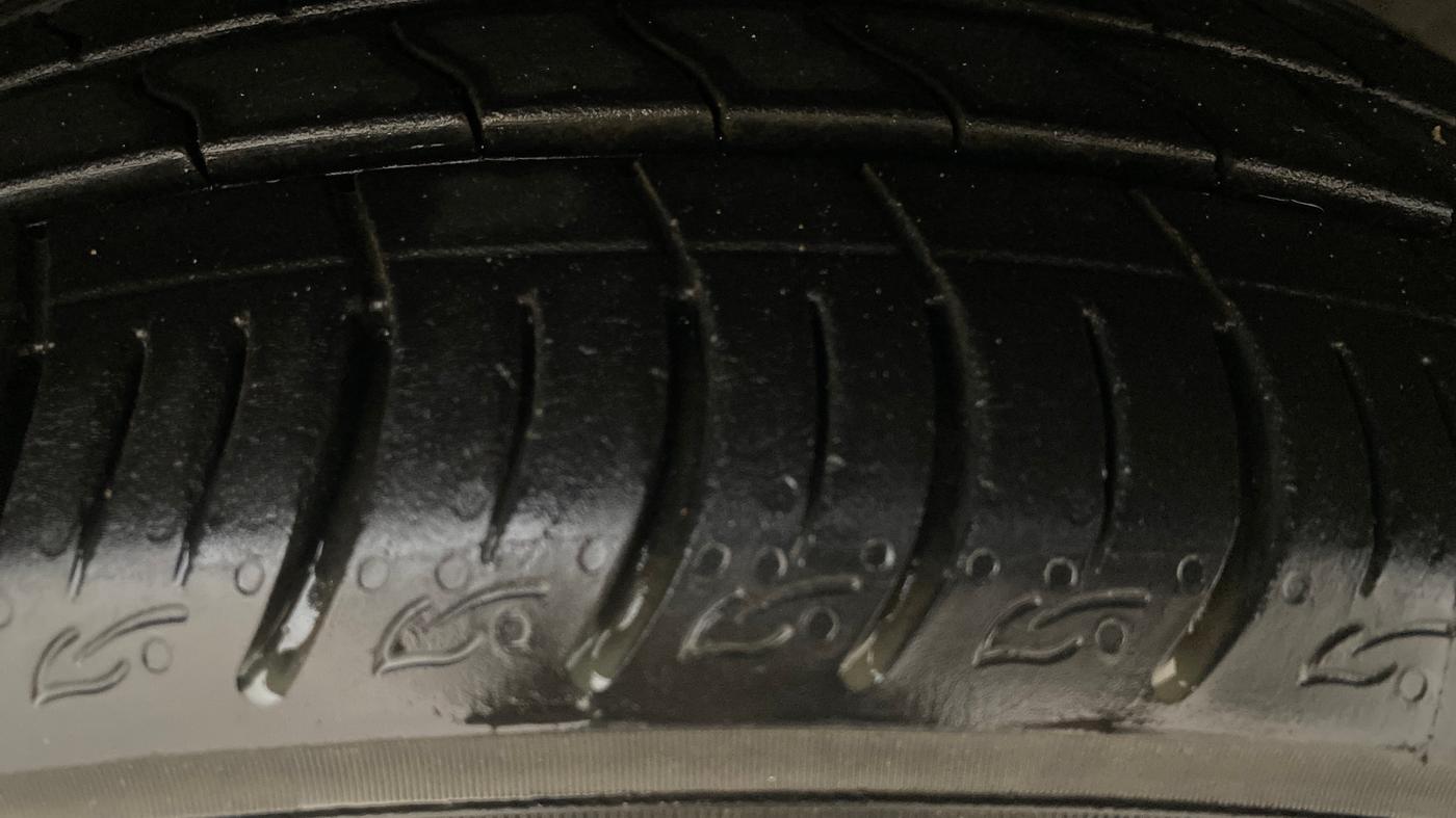 2022 Tata ALTROZ XZ PETROL, Petrol, Manual, 13,803 km, Right Front Tyre Tread
