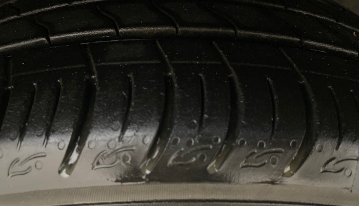 2022 Tata ALTROZ XZ PETROL, Petrol, Manual, 13,803 km, Right Front Tyre Tread