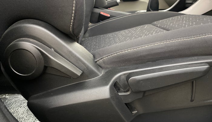 2022 Tata ALTROZ XZ PETROL, Petrol, Manual, 13,803 km, Driver Side Adjustment Panel