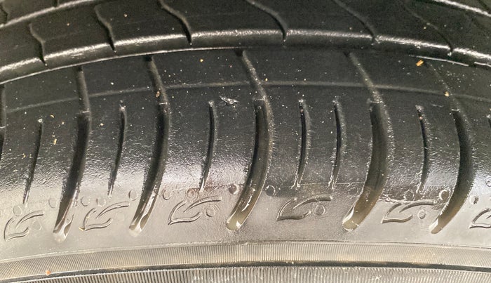 2022 Tata ALTROZ XZ PETROL, Petrol, Manual, 13,803 km, Left Front Tyre Tread
