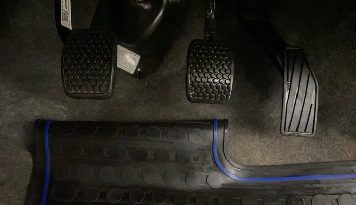 2021 Maruti Alto VXI, Petrol, Manual, 2,357 km, Pedals