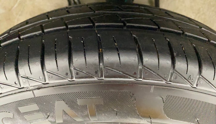 2021 Maruti Alto VXI, Petrol, Manual, 2,357 km, Left Front Tyre Tread