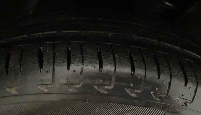 2019 Maruti IGNIS ZETA 1.2 AMT, Petrol, Automatic, 11,396 km, Right Rear Tyre Tread