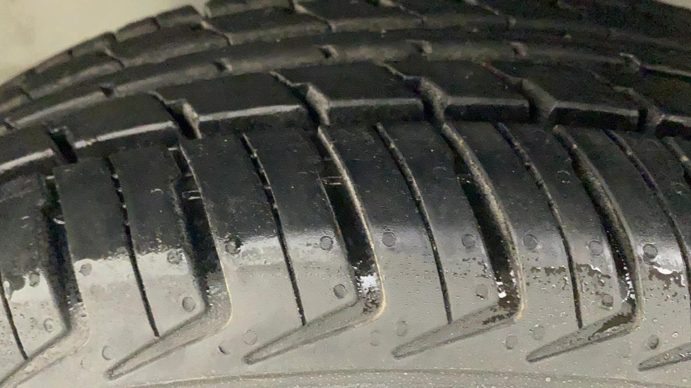 2012 Maruti Zen Estilo VXI, Petrol, Manual, 37,103 km, Left Front Tyre Tread