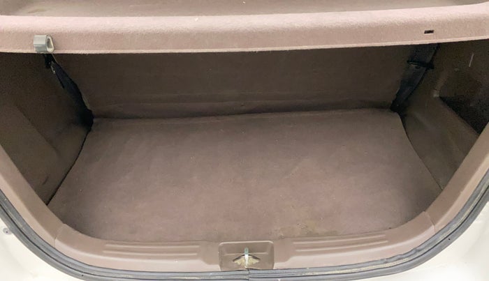 2012 Maruti Zen Estilo VXI, Petrol, Manual, 37,103 km, Boot Inside