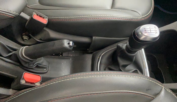 2019 Renault Captur PLATINE DIESEL , Diesel, Manual, 63,970 km, Gear Lever