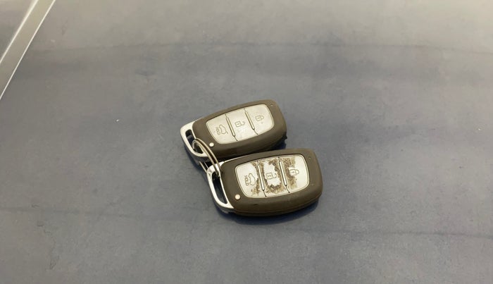 2022 Hyundai VENUE SX 1.5 (O) EXECUTIVE CRDI, Diesel, Manual, 82,560 km, Key Close Up