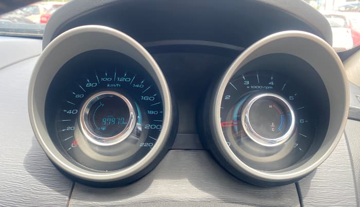 2015 Mahindra XUV500 W10, Diesel, Manual, 80,870 km, Odometer Image