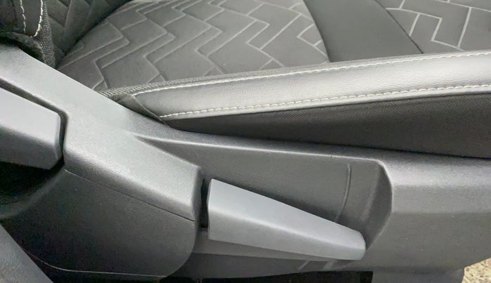 2023 Nissan MAGNITE XV PREMIUM, Petrol, Manual, 19,730 km, Driver Side Adjustment Panel