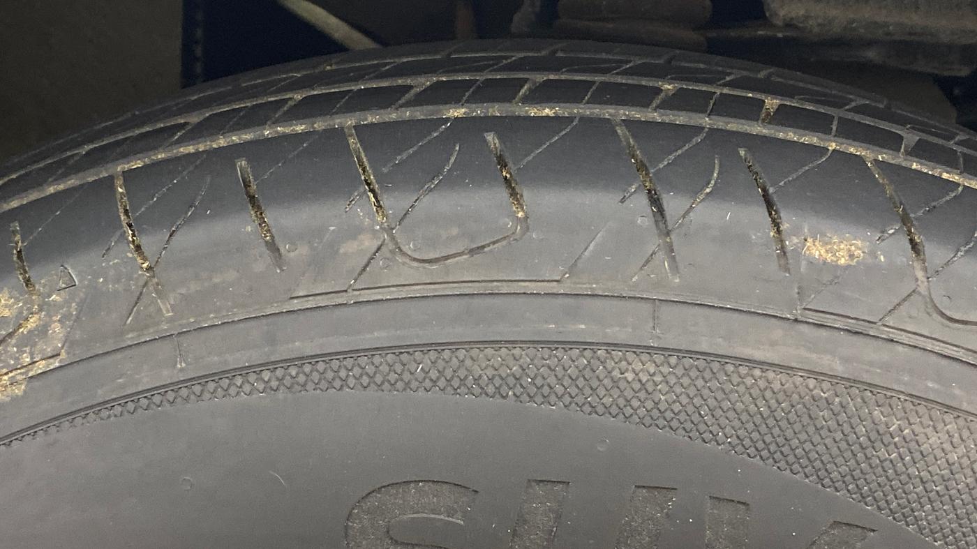 2025 Mahindra Bolero B6, Diesel, Manual, 9,516 km, Left Front Tyre Tread