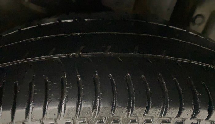 2013 Maruti Swift Dzire VDI, Diesel, Manual, 65,833 km, Left Rear Tyre Tread