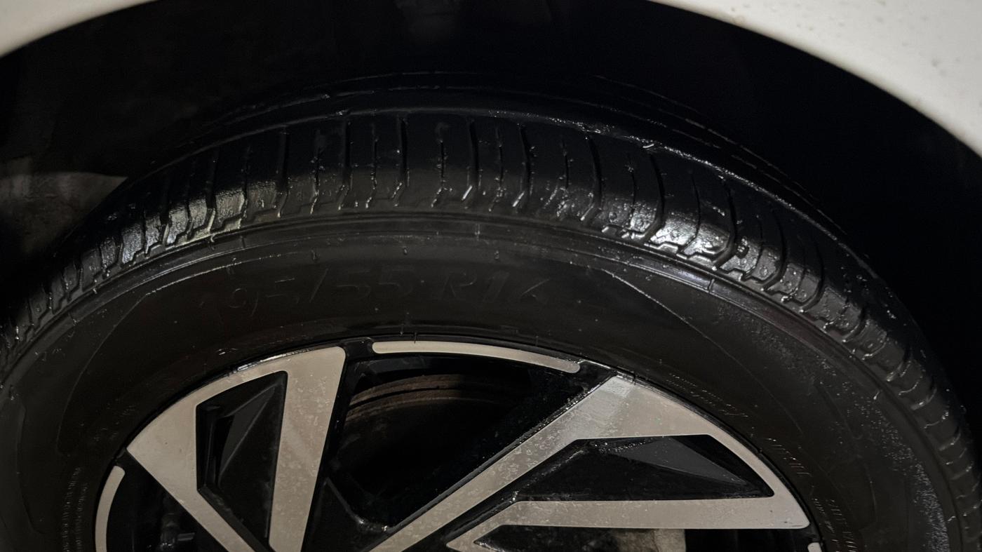2023 Hyundai NEW I20 ASTA (O) 1.2 MT, Petrol, Manual, 23,176 km, Right Front Tyre Tread