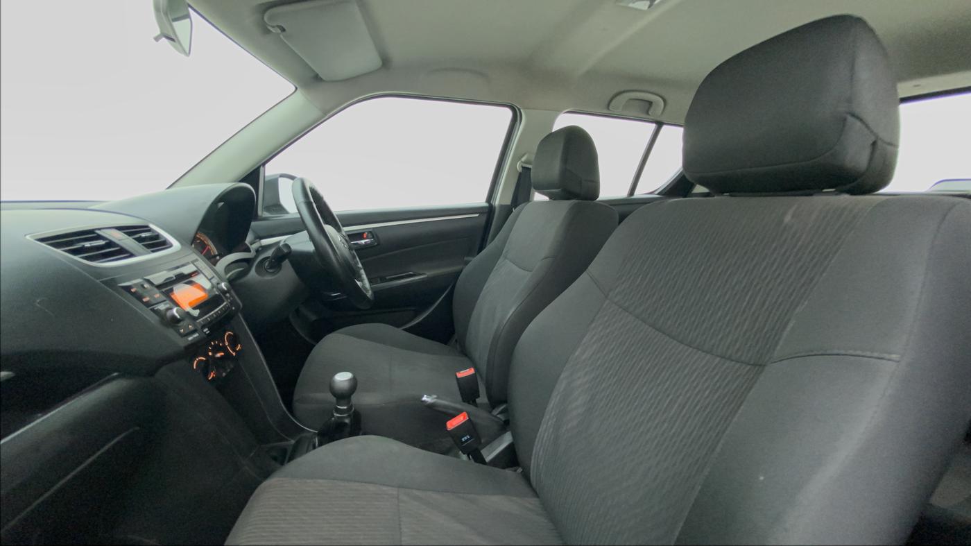 2016 Maruti Swift VXI D, Petrol, Manual, 30,780 km, Right Side Front Door Cabin