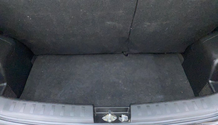 2016 Maruti Swift VXI D, Petrol, Manual, 30,780 km, Boot Inside