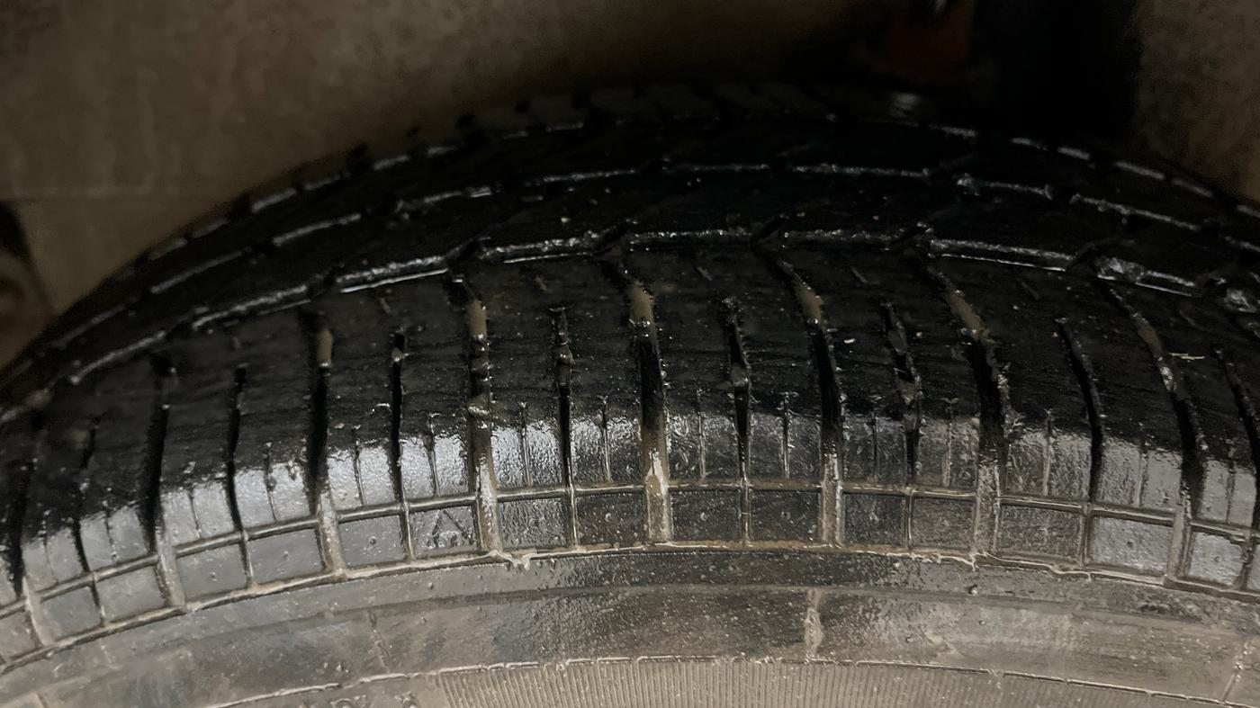 2014 Maruti Ritz VXI, Petrol, Manual, 45,015 km, Left Rear Tyre Tread