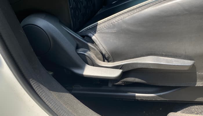 2024 Toyota Glanza V AMT, Petrol, Automatic, 22,976 km, Driver Side Adjustment Panel
