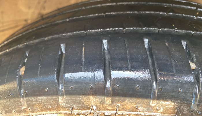 2024 Toyota Glanza V AMT, Petrol, Automatic, 22,976 km, Right Front Tyre Tread