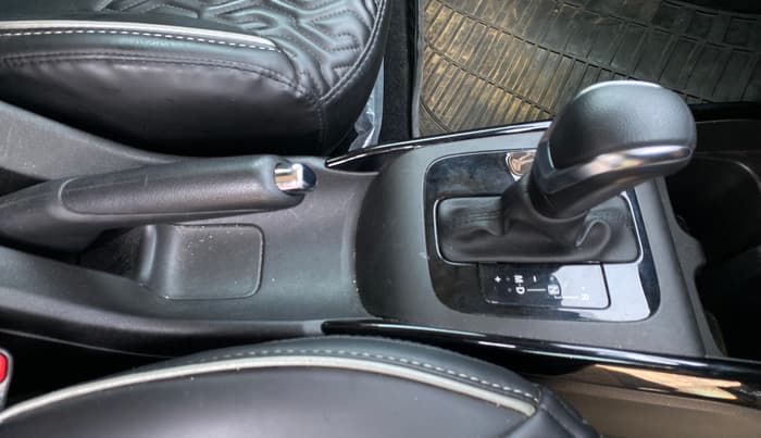 2024 Toyota Glanza V AMT, Petrol, Automatic, 22,976 km, Gear Lever