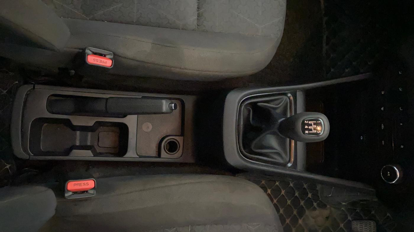 2022 Tata PUNCH ADVENTURE MT, Petrol, Manual, 1,47,605 km, Gear Lever