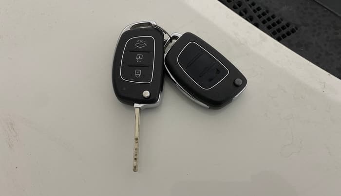 2016 Hyundai Xcent SX 1.2, Petrol, Manual, 46,903 km, Key Close Up