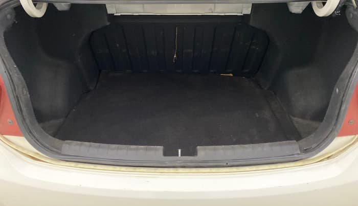 2016 Hyundai Xcent SX 1.2, Petrol, Manual, 46,903 km, Boot Inside