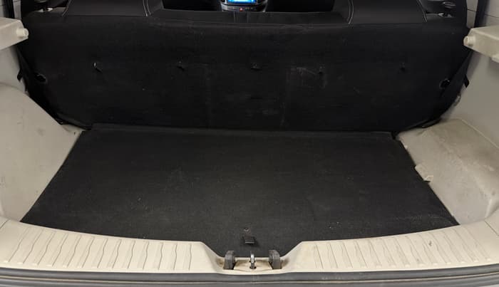 2024 Mahindra XUV300 W4 1.5 DIESEL, Diesel, Manual, 84,053 km, Boot Inside