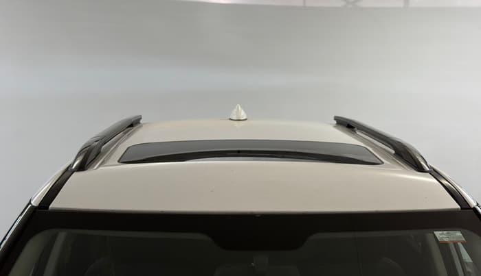 2024 Mahindra XUV300 W4 1.5 DIESEL, Diesel, Manual, 84,053 km, Moonroof/ Sunroof