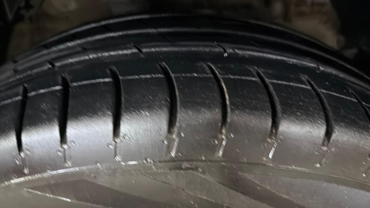 2024 Mahindra XUV300 W4 1.5 DIESEL, Diesel, Manual, 84,053 km, Right Front Tyre Tread