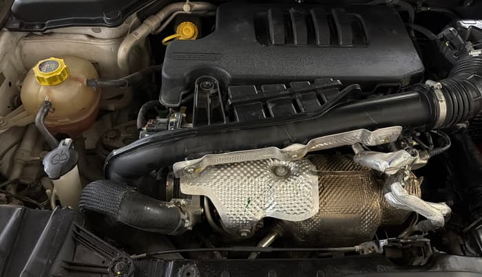 2024 Mahindra XUV300 W4 1.5 DIESEL, Diesel, Manual, 84,053 km, Engine View - Right
